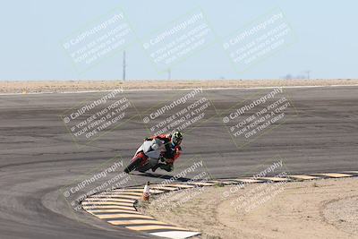 media/Oct-30-2025-Racers Edge (Thu) [[dabbdaf680]]/3-B Group/Session 2 (Bowl Exit)/